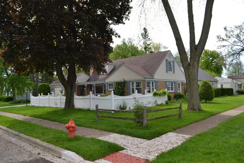 871 Morgan St, Elgin, IL 60123 photo 2