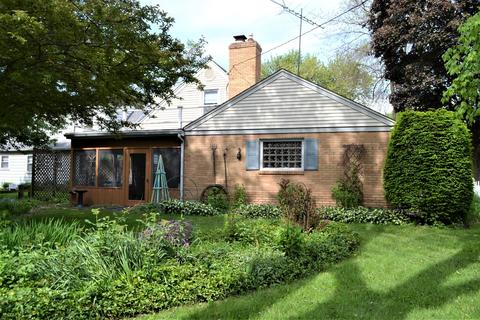871 Morgan St, Elgin, IL 60123 photo 4