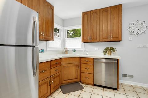 955 E Algonquin Rd, Des Plaines, IL 60016 photo 9