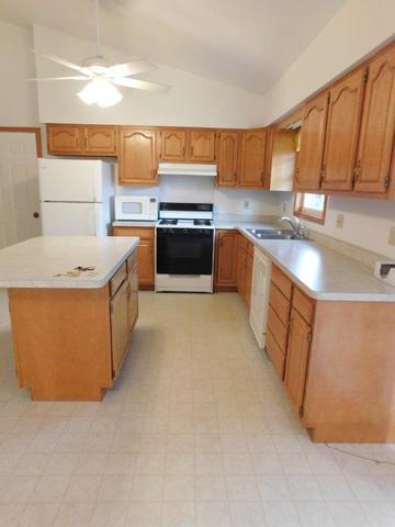 683 E Spruce St, Herscher, IL 60941 photo 12