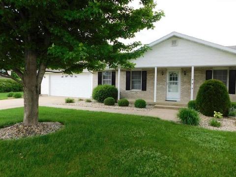 683 E Spruce St, Herscher, IL 60941 photo 3