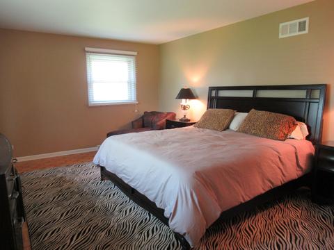210 Longfellow Dr, Wheaton, IL 60189 photo 24