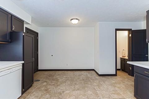 1709 Rockingham Dr #D, Normal, IL 61761 photo 9