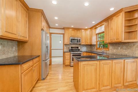 532 Appleton Dr, Batavia, IL 60510 photo 11