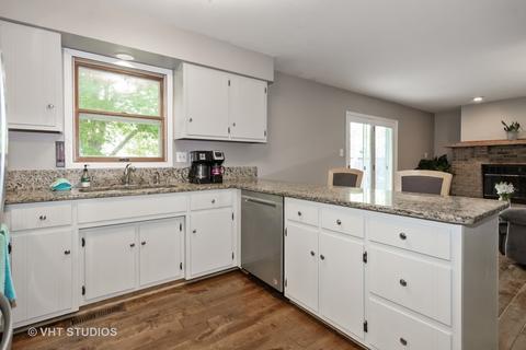 25210 W Willow Dr, Plainfield, IL 60544 photo 3