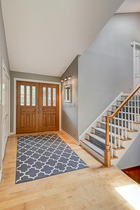 331 Surrey Ln, Burr Ridge, IL 60527 photo 3