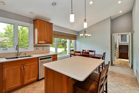 331 Surrey Ln, Burr Ridge, IL 60527 photo 7