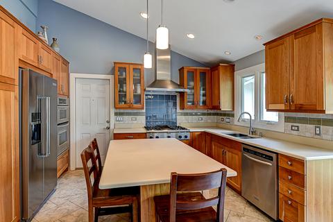 331 Surrey Ln, Burr Ridge, IL 60527 photo 8