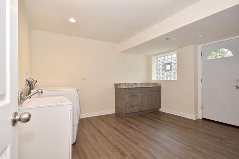 304 E Walnut St, Roselle, IL 60172 photo 21