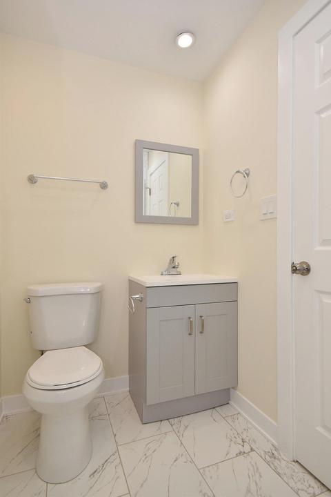 304 E Walnut St, Roselle, IL 60172 photo 17