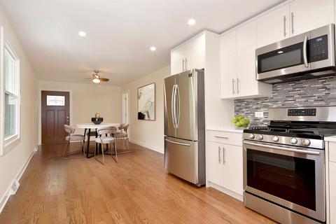 304 E Walnut St, Roselle, IL 60172 photo 4