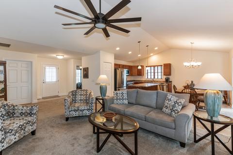 923 Madison Ave, Mchenry, IL 60050 photo 3