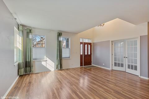 409 Mooresfield St, Elgin, IL 60124 photo 3