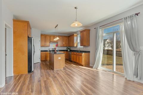 409 Mooresfield St, Elgin, IL 60124 photo 10