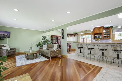 486 Westmere Rd, Des Plaines, IL 60016 photo 3