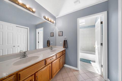 2537 Sutton Ln, Aurora, IL 60502 photo 18