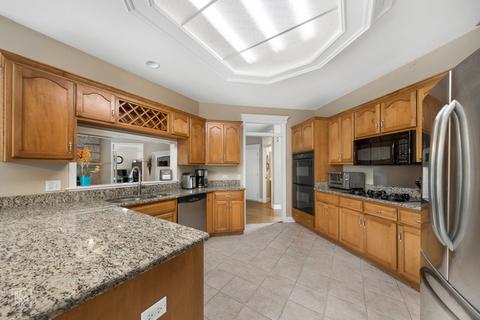 2537 Sutton Ln, Aurora, IL 60502 photo 4