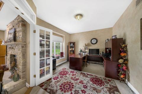 2537 Sutton Ln, Aurora, IL 60502 photo 9