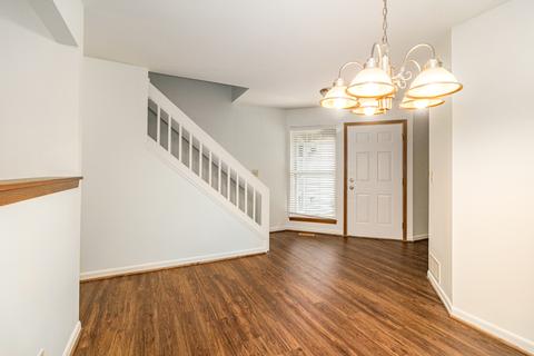 1298 Christopher Ct, Elgin, IL 60120 photo 4