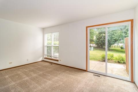 1298 Christopher Ct, Elgin, IL 60120 photo 8
