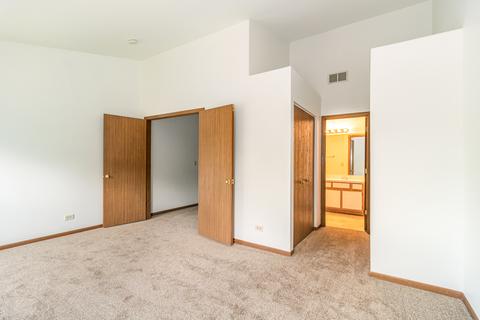 1298 Christopher Ct, Elgin, IL 60120 photo 12