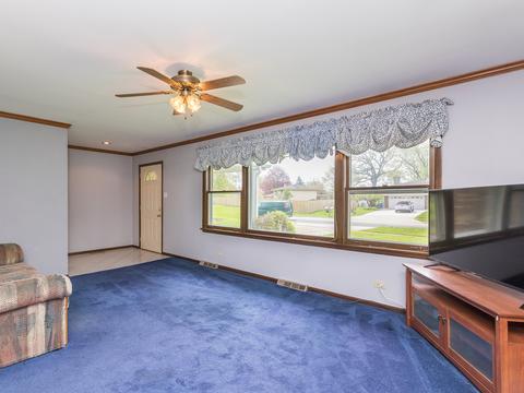 784 Webster Ave, Bartlett, IL 60103 photo 4