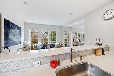 731 Echo Ln, Glenview, IL 60025 photo 8