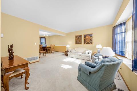 983 Split Rail Dr, Carol Stream, IL 60188 photo 3