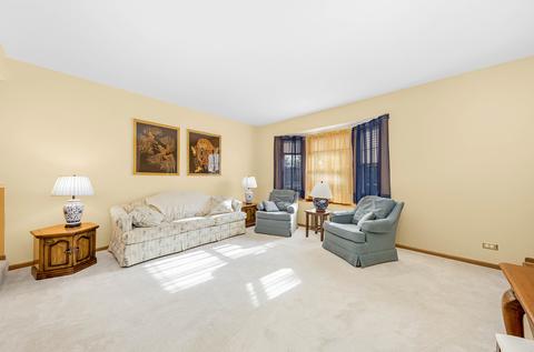 983 Split Rail Dr, Carol Stream, IL 60188 photo 4