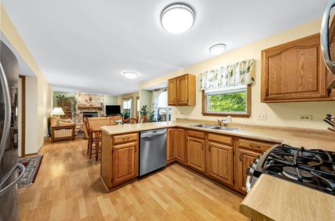 983 Split Rail Dr, Carol Stream, IL 60188 photo 6