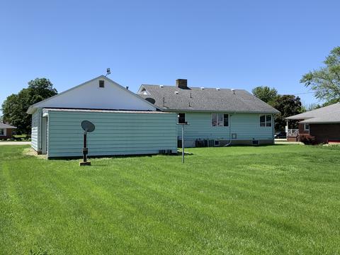 402 E Main St, Royal, IL 61871 photo 10