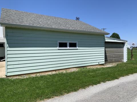 402 E Main St, Royal, IL 61871 photo 9