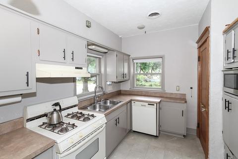 342 Perry St, Elgin, IL 60123 photo 9