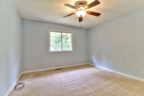 1503 Devonshire Ct, Champaign, IL 61821 photo 18