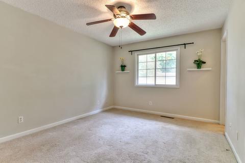 1503 Devonshire Ct, Champaign, IL 61821 photo 15