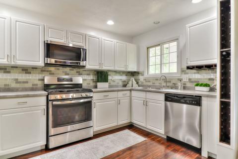 1503 Devonshire Ct, Champaign, IL 61821 photo 10