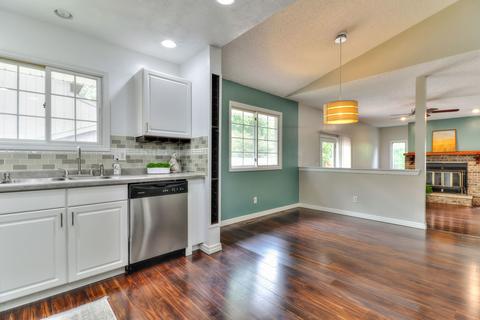 1503 Devonshire Ct, Champaign, IL 61821 photo 11
