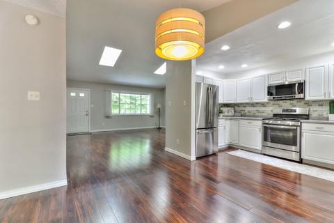 1503 Devonshire Ct, Champaign, IL 61821 photo 7