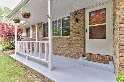 1503 Devonshire Ct, Champaign, IL 61821 photo 2