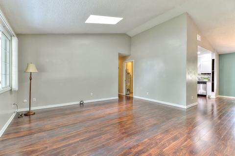 1503 Devonshire Ct, Champaign, IL 61821 photo 3