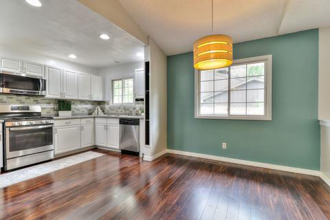 1503 Devonshire Ct, Champaign, IL 61821 photo 6