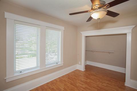 939 Saint John St, Elgin, IL 60120 photo 9