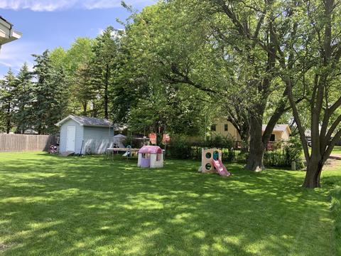 1685 Violet St, Aurora, IL 60505 photo 2