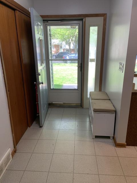 1685 Violet St, Aurora, IL 60505 photo 3