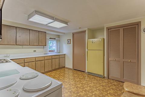 805 E Golfview Dr, Mount Prospect, IL 60056 photo 19