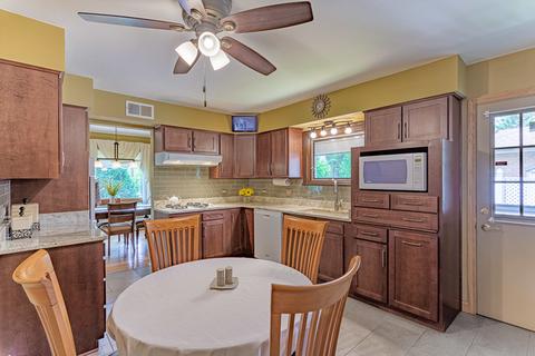 805 E Golfview Dr, Mount Prospect, IL 60056 photo 7