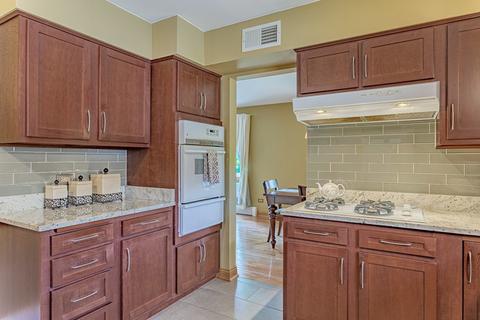 805 E Golfview Dr, Mount Prospect, IL 60056 photo 8