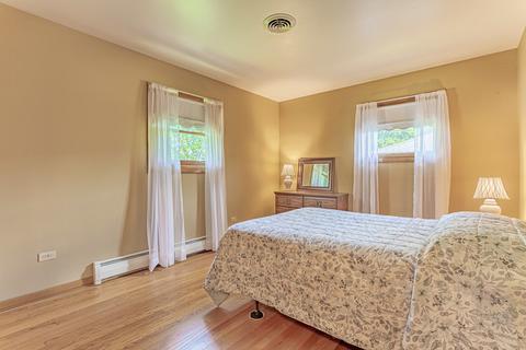 805 E Golfview Dr, Mount Prospect, IL 60056 photo 10