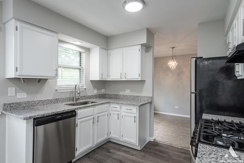 212 Chaparral Cir, Elgin, IL 60120 photo 7