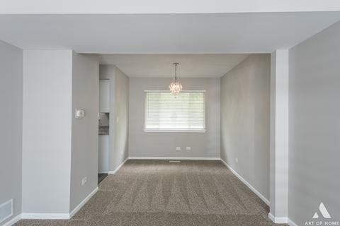 212 Chaparral Cir, Elgin, IL 60120 photo 4
